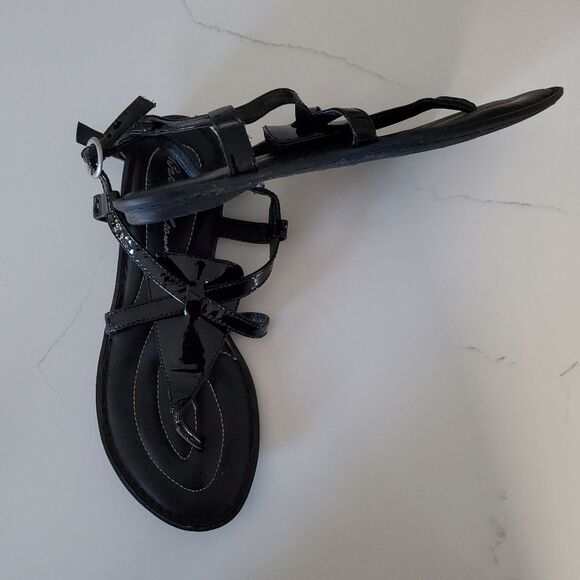 Born Crown Women's Sandals Size 8 Black Patent Leather Ankle Strap Flats - Picture 2 of 5